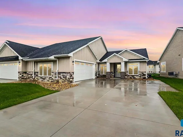 1813 S Daylight Dr, Sioux Falls, SD 57110