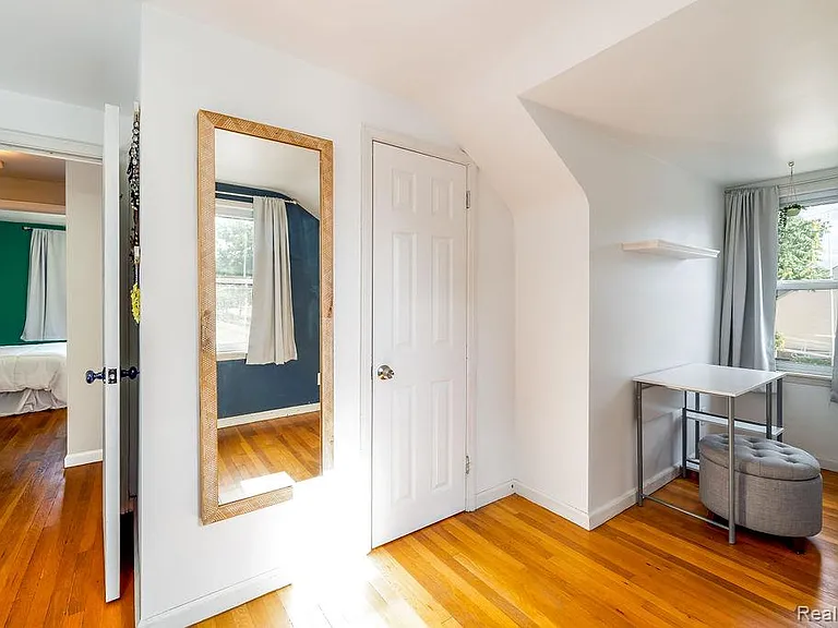 165 Bowers St — Photo 12