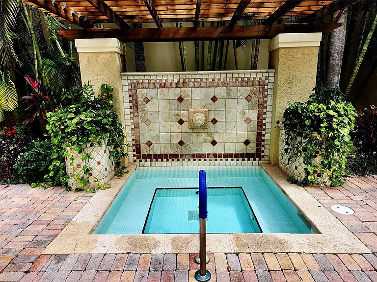 720 S Sapodilla Ave #413 — Photo 13