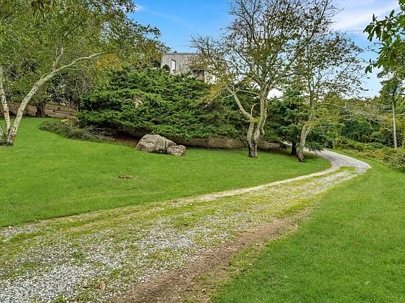 3rd image of 37 Gardiners Bay Dr