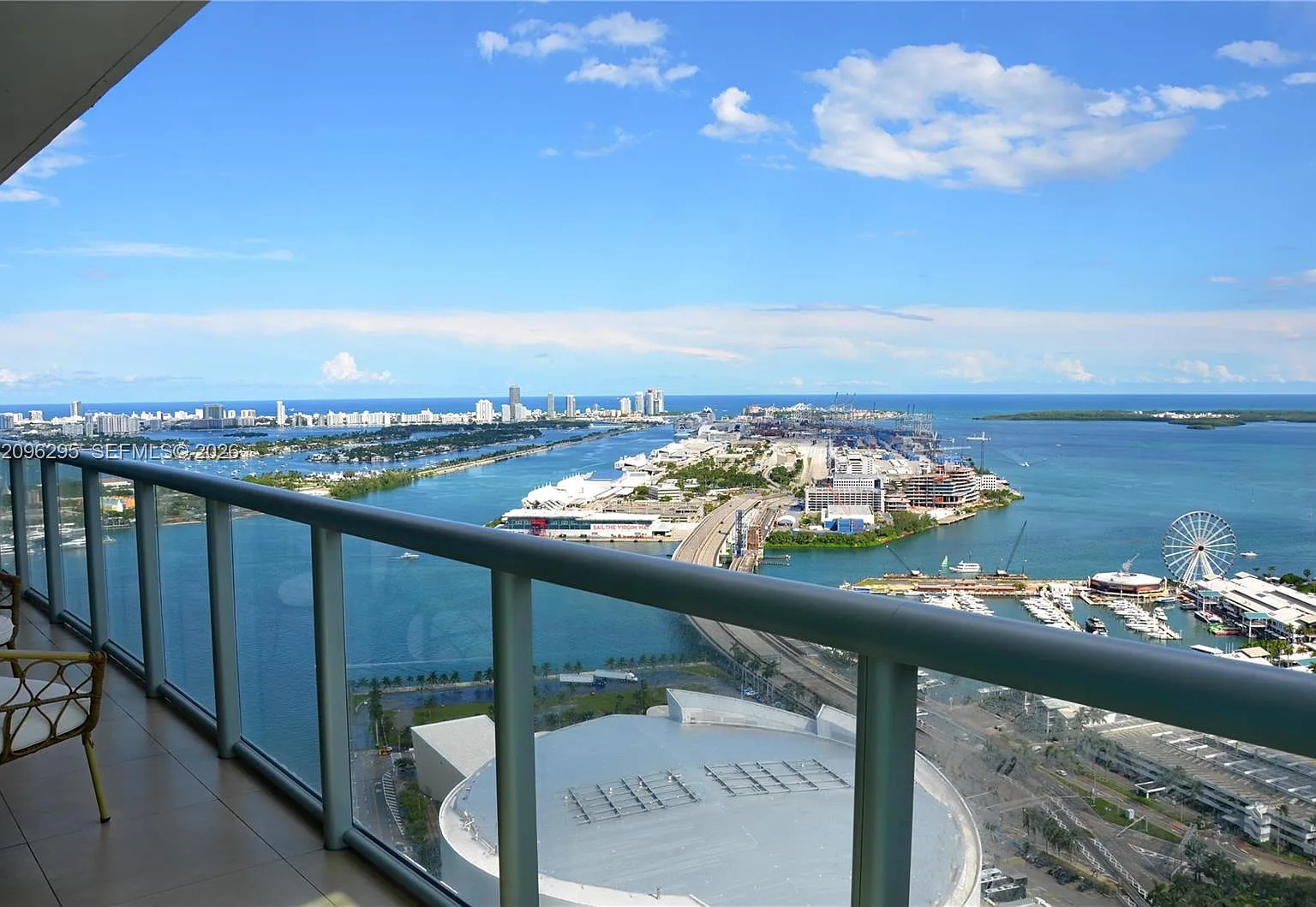 Marinablue Condo — Photo 1