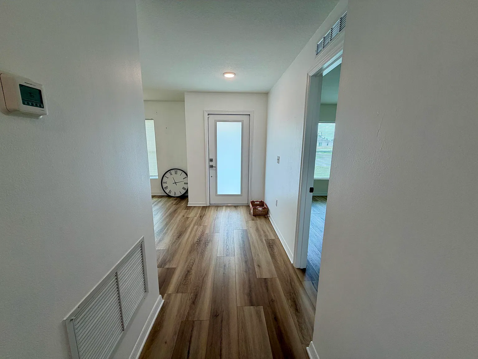 4 bed, 2.0 bath, 1806 sqft, $2,600 — Photo 3