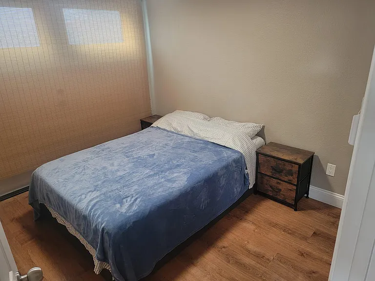2604 Sierra Vista Ct #G — Photo 27