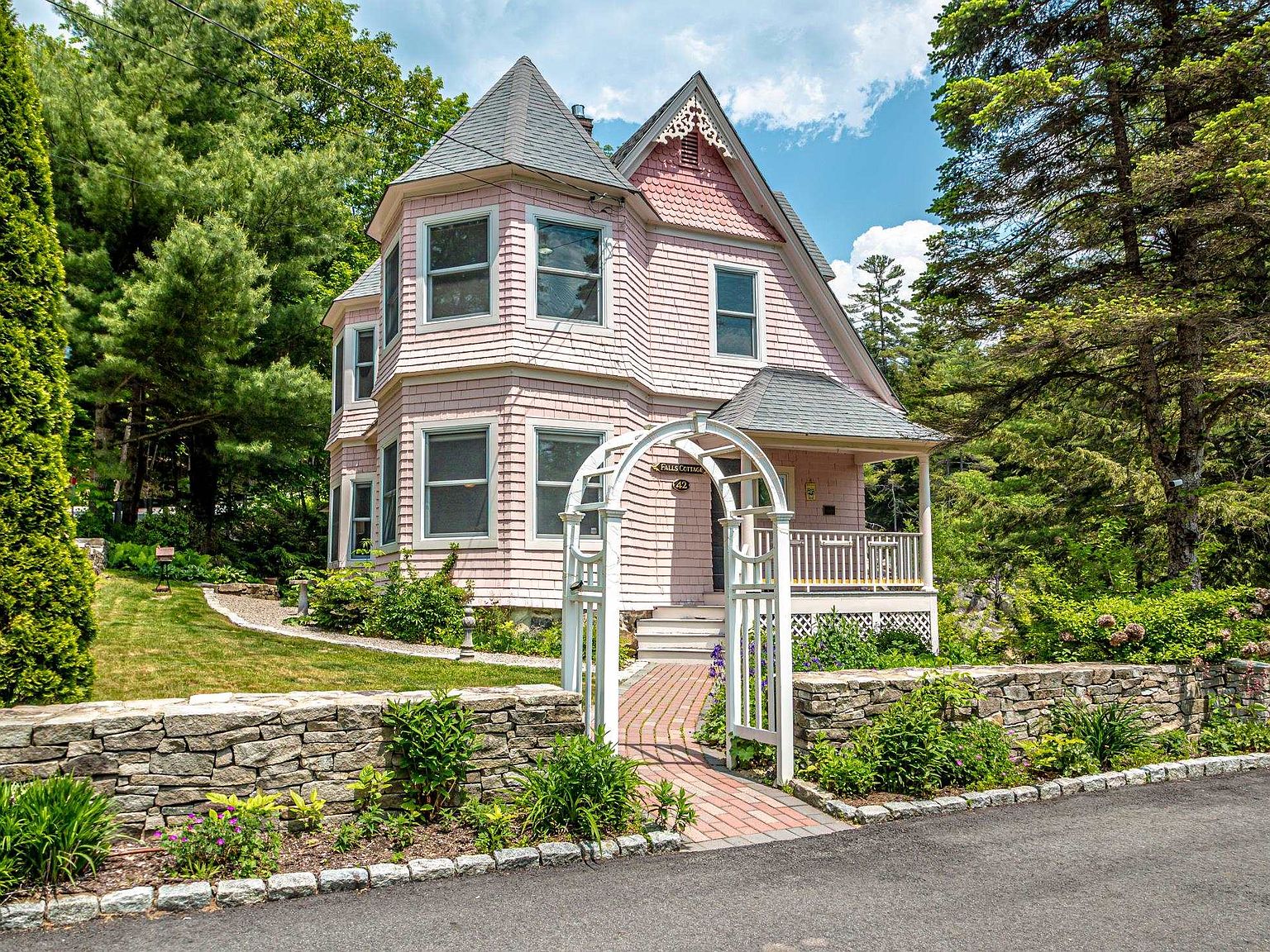 42 Carter Notch Road, Jackson, NH 03846 | MLS #5045570 | Zillow