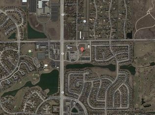 1932 Springbrook Square Dr, Naperville, IL 60564