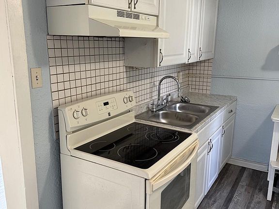 2nd image of 21 W Maple St Floor 2