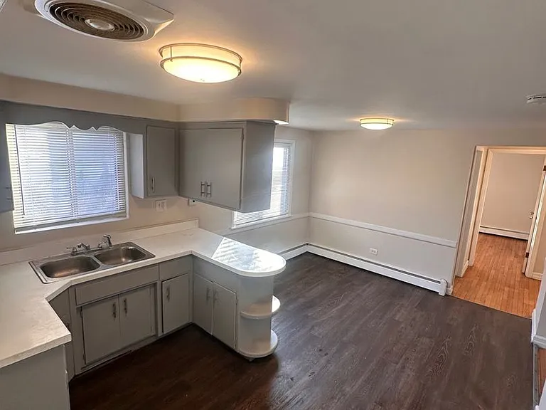 8916 S Justine St — Photo 11