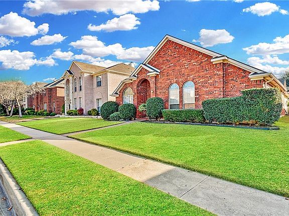 2nd image of 5765 Crestwood Ln