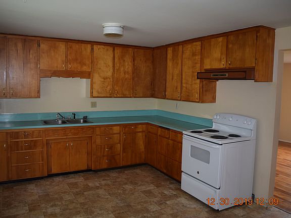 4th image of 484 S Nebergall Loop NE