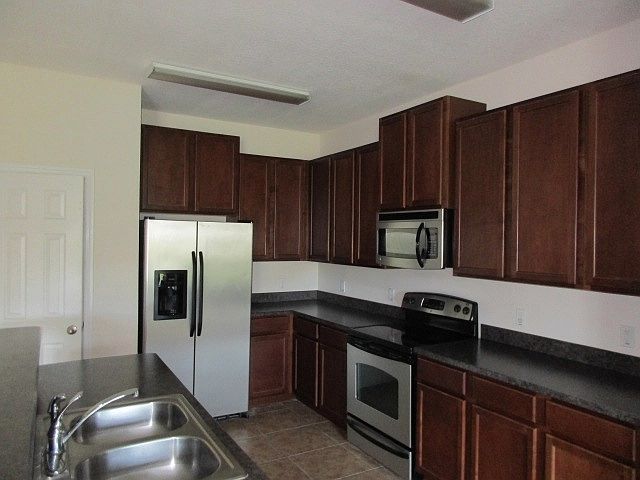 2nd image of 2520 Revolution St