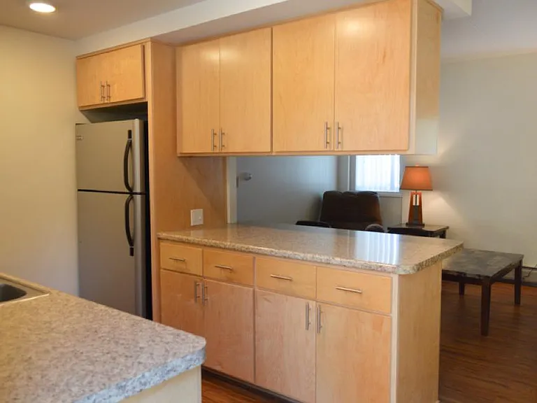 702 W Washington St — Photo 2
