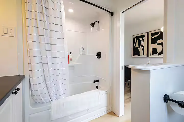 3228 Beresford Rd — Photo 16