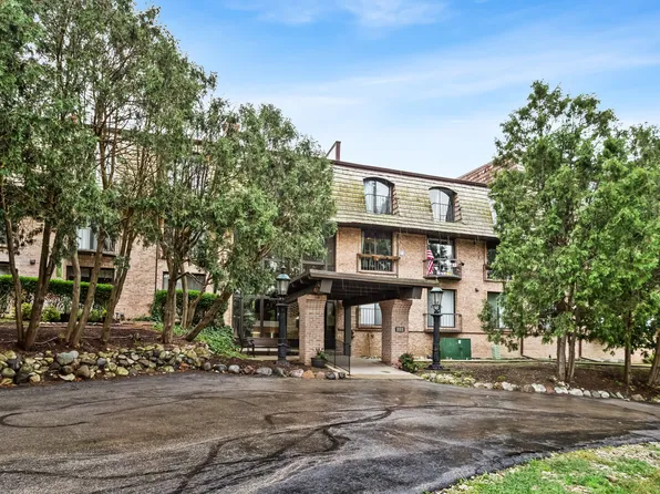 600 W Russell St APT 309, Barrington, IL 60010