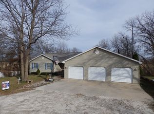 195 Janie Ln, Pittsfield, IL 62363