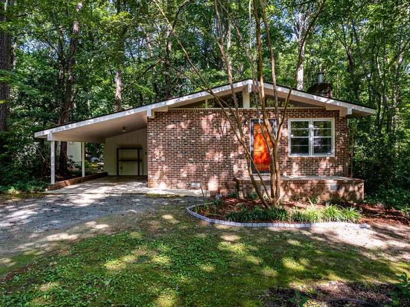 1504 Edwards Dr, Chapel Hill, NC 27516