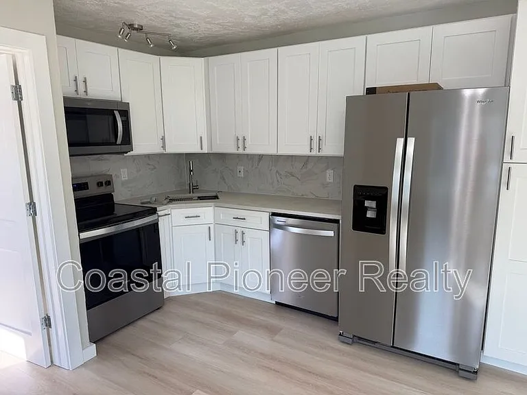 185 175th Terrace Dr E — Photo 9
