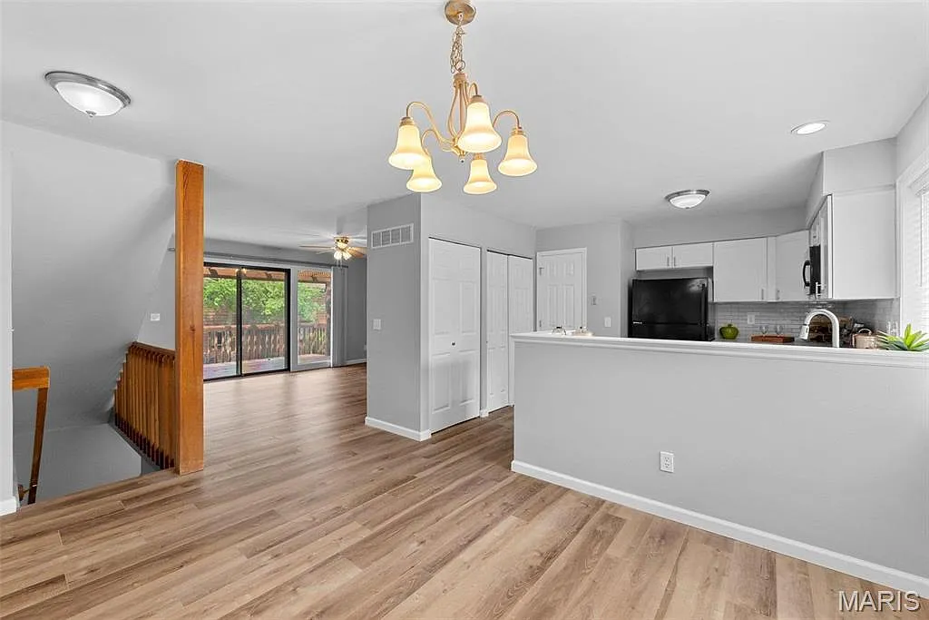 2 bed, 2.5 bath, 1412 sqft, $2,000 — Photo 3