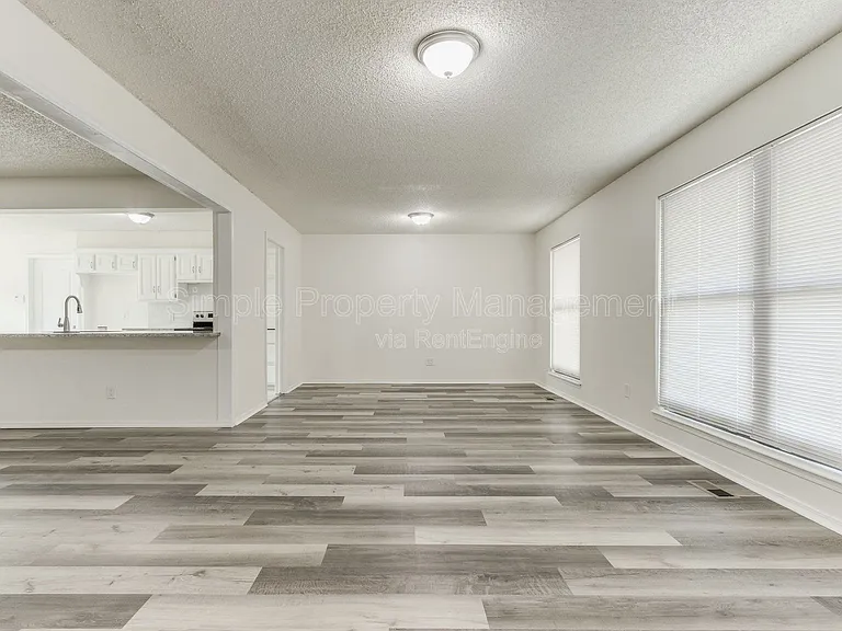 704 Pepperdine Ave — Photo 4