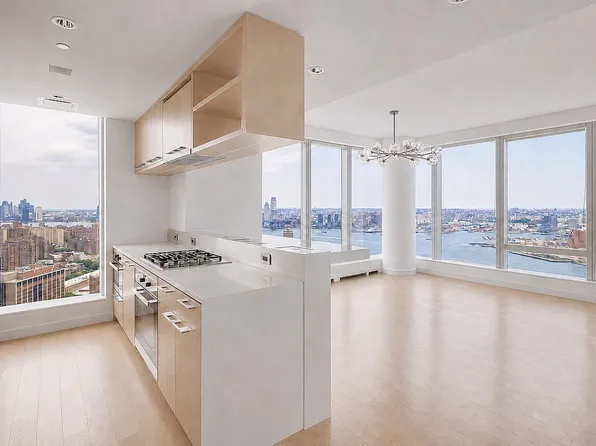 252 South St #42G, New York, NY 10002