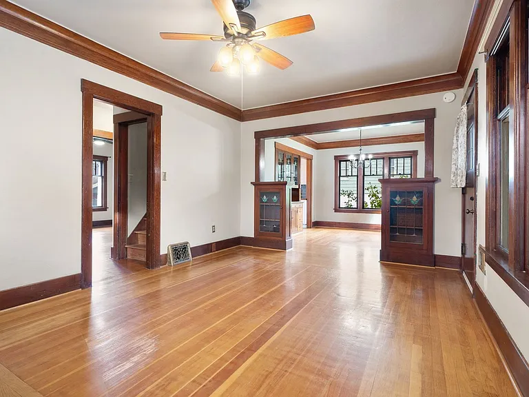 1936 Burwell St — Photo 10