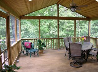 11881 Fawn Ridge Ln, Reston, VA 20194