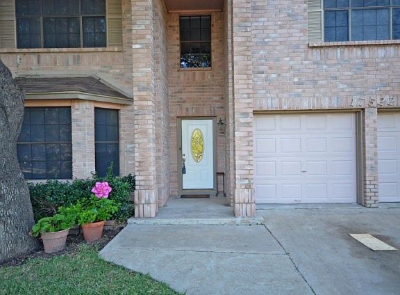 3rd image of 17522 Klamath Falls Dr