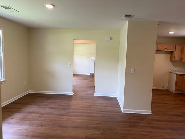 24 Lisa Dr — Photo 7