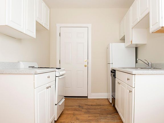 2nd image of 3817 N Greenview Ave #3817.5-3W