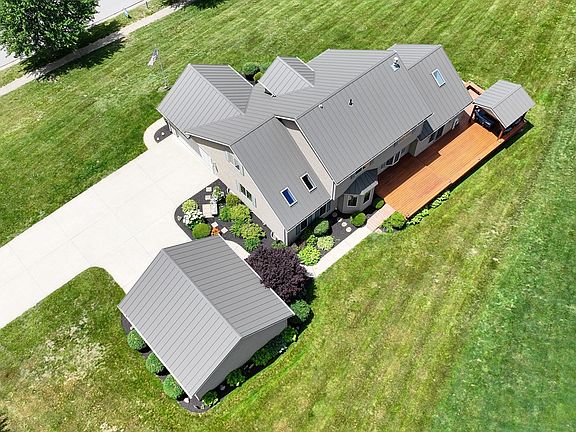 5th image of 97 Hamilton Dr