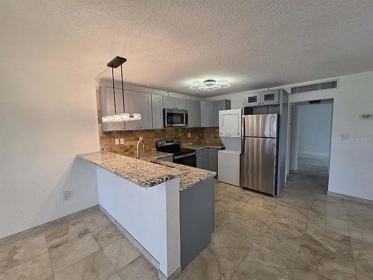2424 W Tampa Bay Blvd #I103 — Photo 7