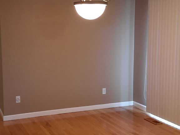 4th image of 522 Mountain View Dr