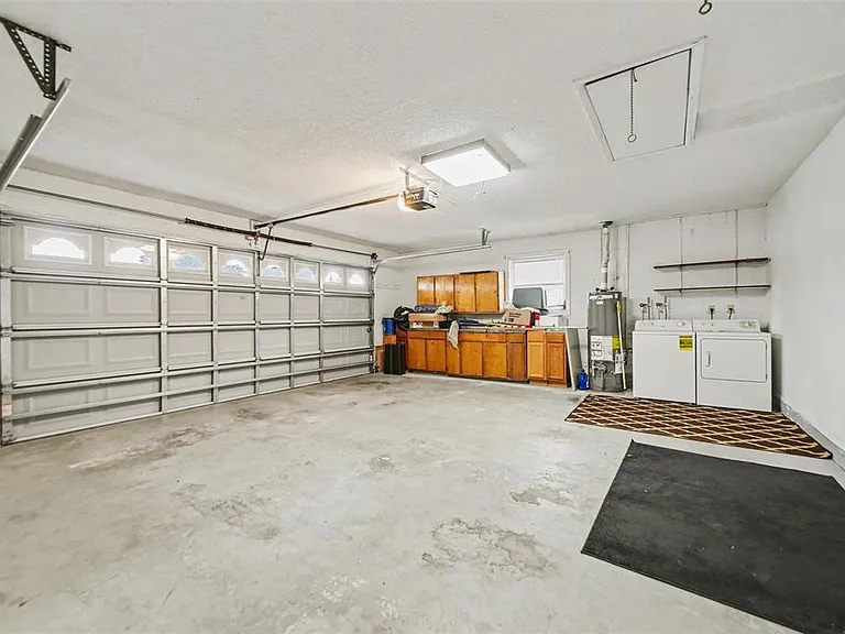 5033 Loyola Ln — Photo 22