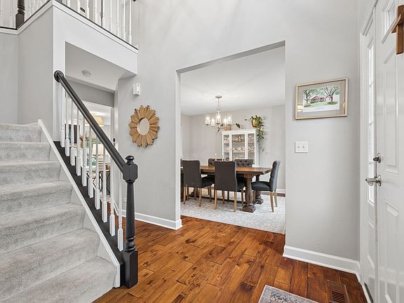 3rd image of 2224 Beaumont Ct