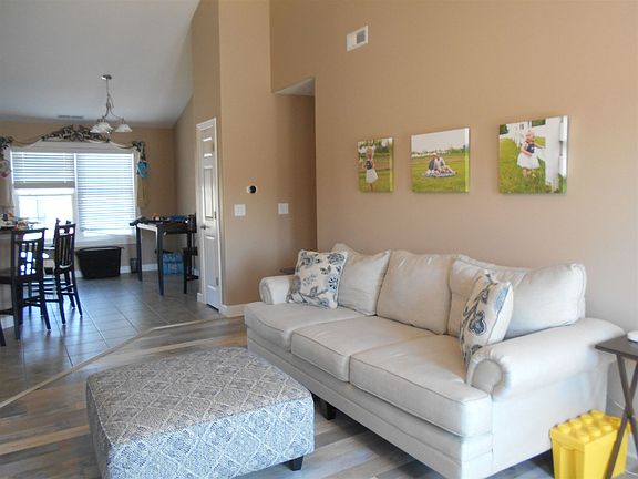 3rd image of 12368 N Bridgeview Dr #5-unit 5