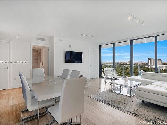 5th image of 1451 Brickell Ave #11018798