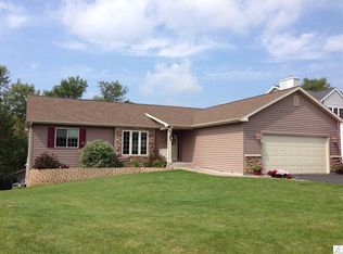 1501 Coachlight Cir, Proctor, MN 55810