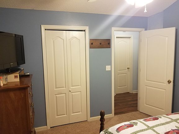 2nd Bed Room - Entry door 