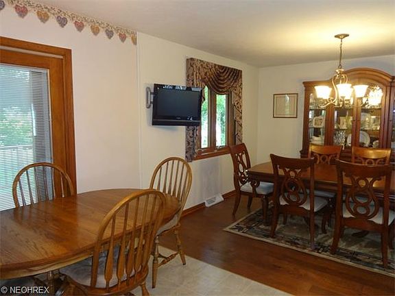 5th image of 2058 Hermitage Dr