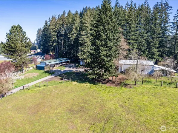 302 Studebaker Road, Castle Rock, WA 98611