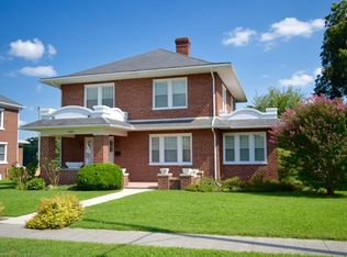 608 Powell St, Crewe, VA 23930