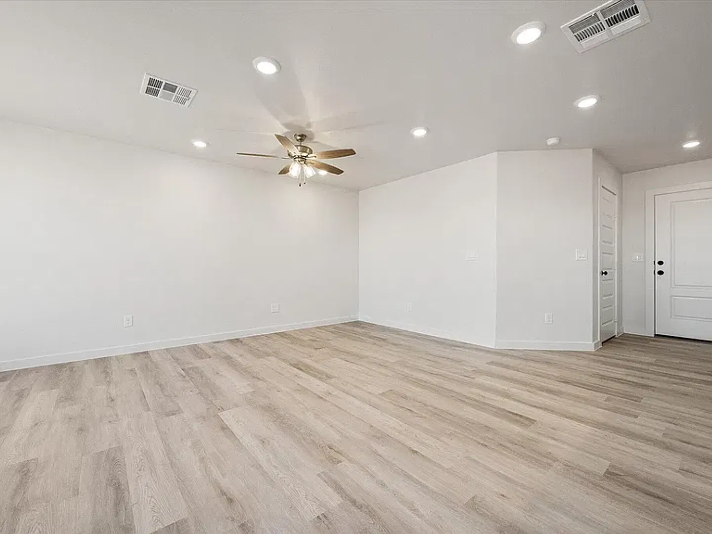 Brand New 3-Bedroom Home In South/West Lubbock Appliances Included! — Photo 4