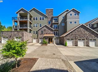 11630 SE Wingspan Way UNIT 8, Happy Valley, OR