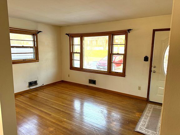 5th image of 1927 Kiska Rd