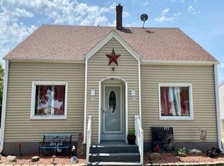 117 N West St, Earlville, IA 52041
