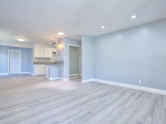 4th image of 7600 Prince St