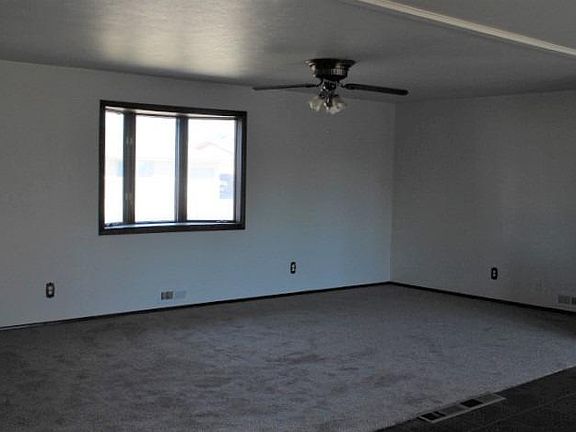 4th image of 1509 N Carlton Ave
