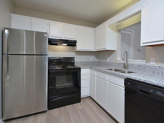 2nd image of 1814 Bradford Dr #99