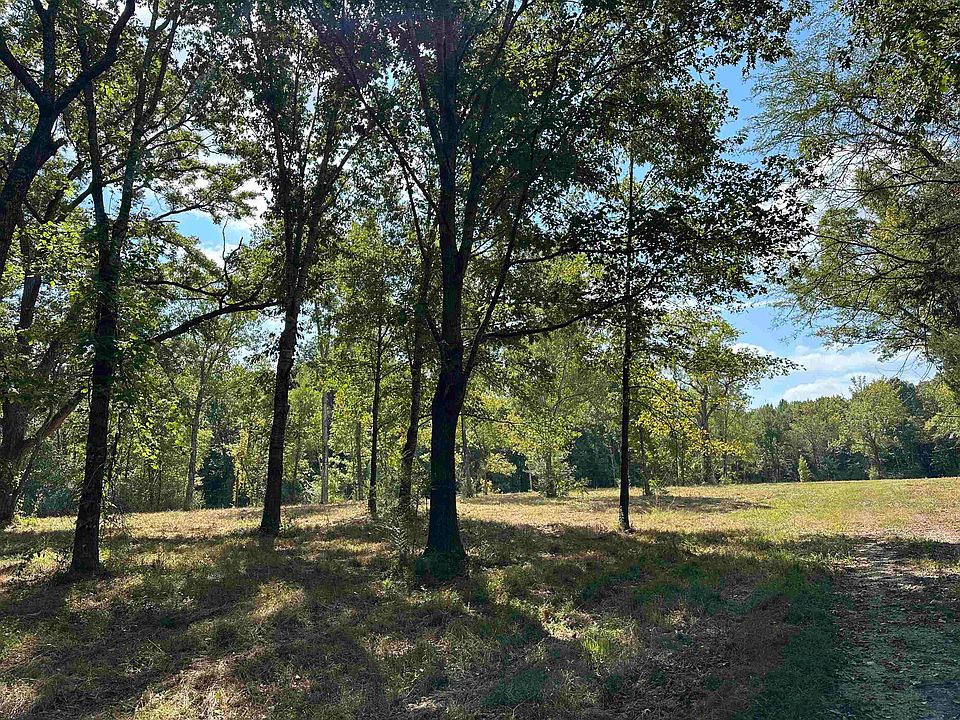 1st image of 260 Mill Rd