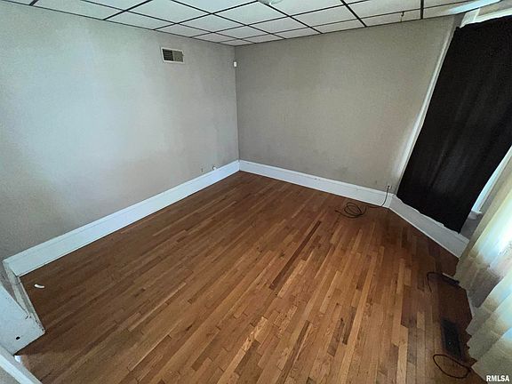 5th image of 1406 NE Glendale Ave