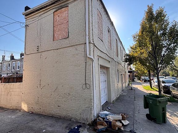 3rd image of 165 N Curley St